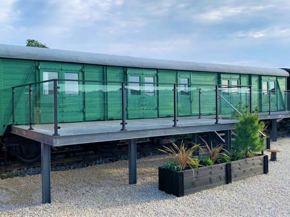 Emerald Express exterior